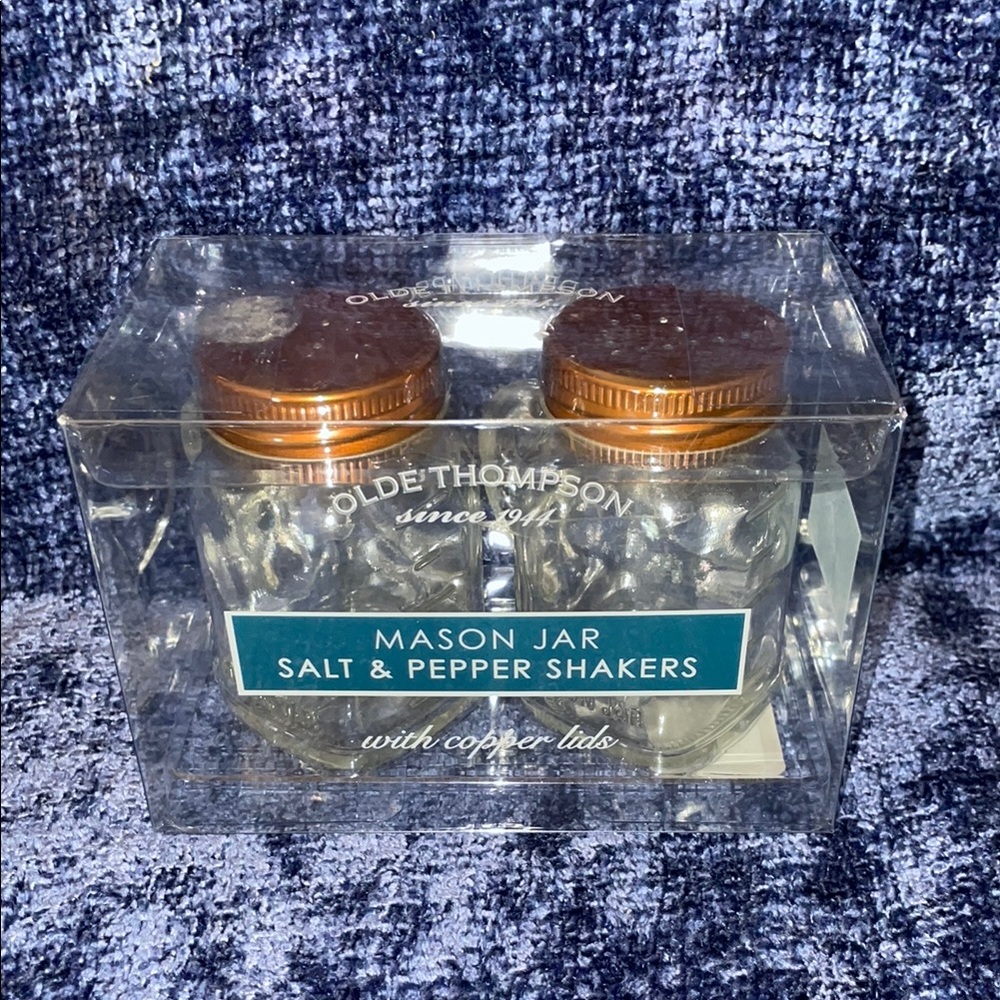 NWT Olde Thompson Mason Jar Salt & Pepper Shakers with Copper Lids.